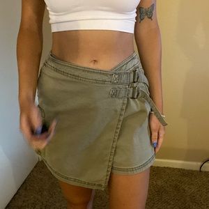 Green Cargo Skort